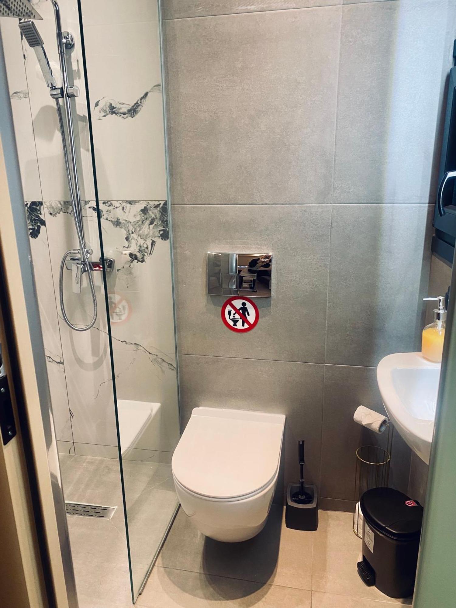 Rainbow Suites 塞萨洛尼基 外观 照片